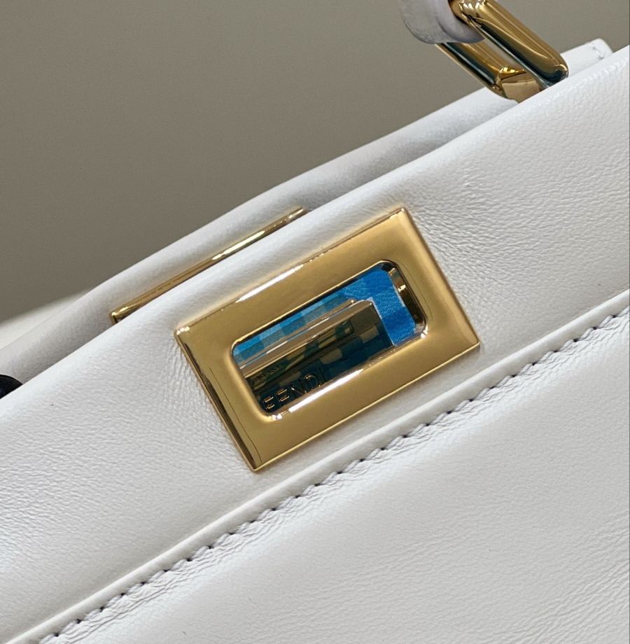 펜디 피카부아이코닉 아이스화이트8.jpg