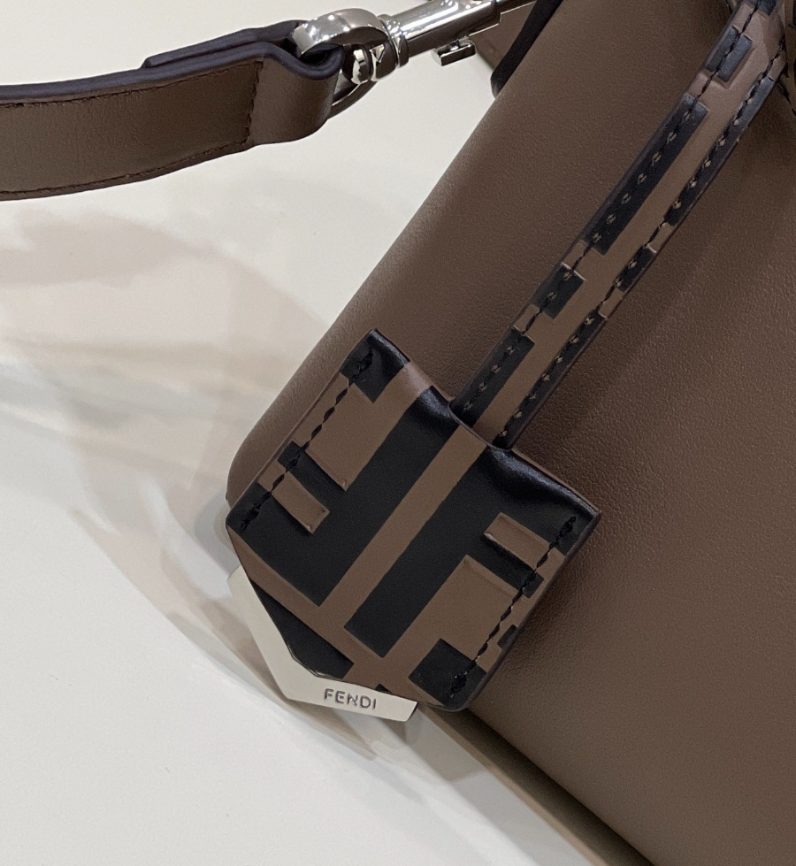 펜디 바이더웨이 다크브라운5.jpg