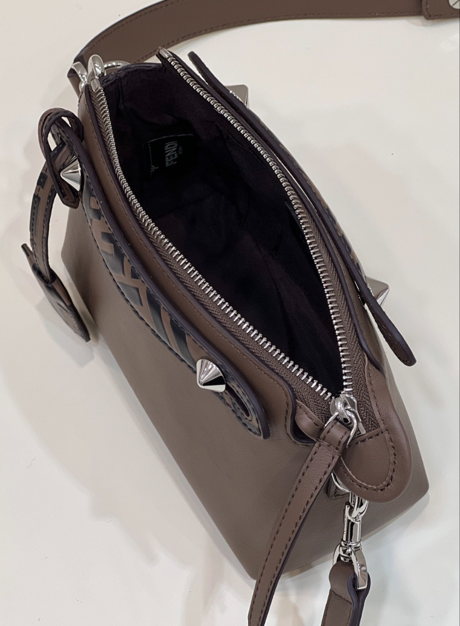 펜디 바이더웨이 다크브라운9.jpg