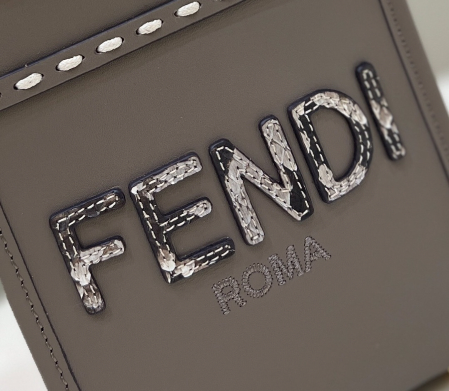 펜디 선샤인미니쇼퍼백 다크브라운4.jpg