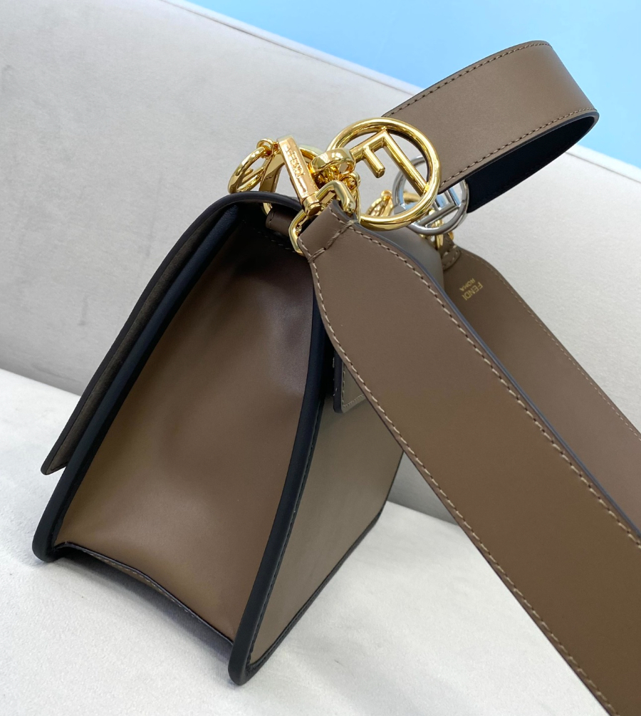 펜디 칸아이에프숄더백 다크브라운3.jpg