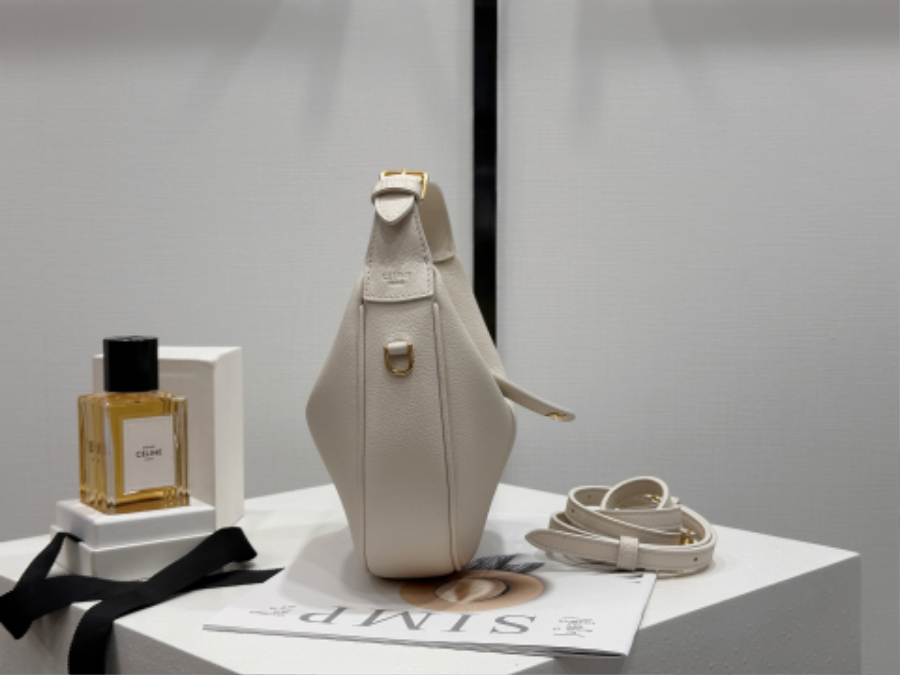 셀린느 틴 룰루 서플 그레인 카프스킨 120723 21245cm 아이보리05.jpg