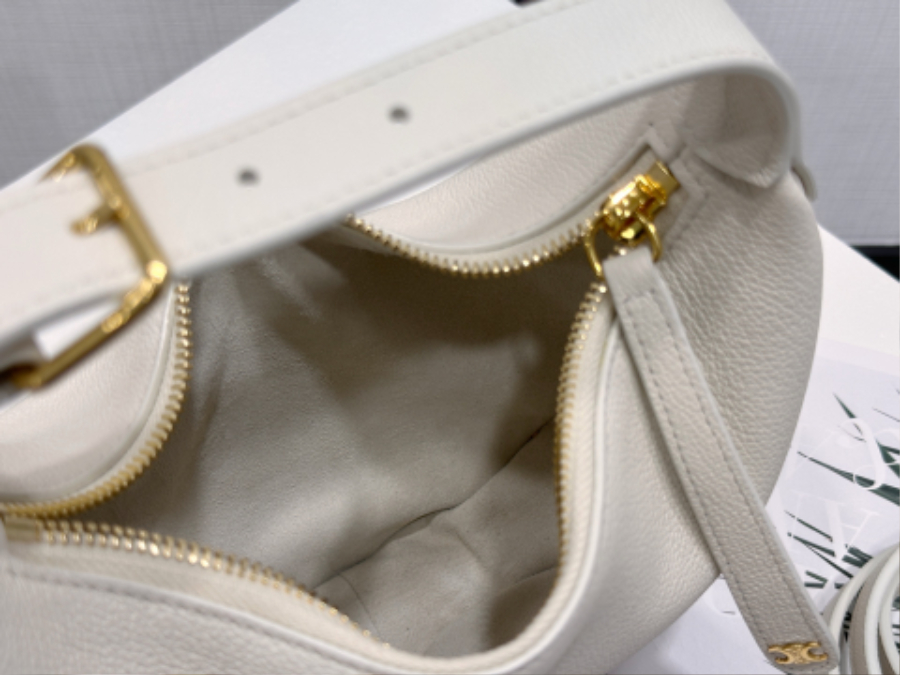 셀린느 틴 룰루 서플 그레인 카프스킨 120723 21245cm 아이보리03.jpg