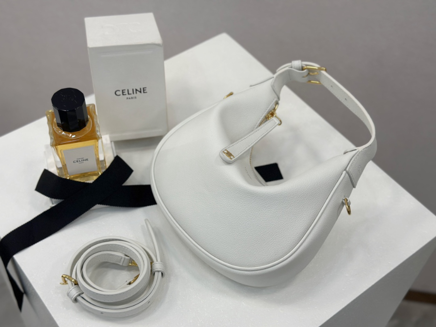 셀린느 틴 룰루 서플 그레인 카프스킨 120723 21245cm 화이트05.jpg