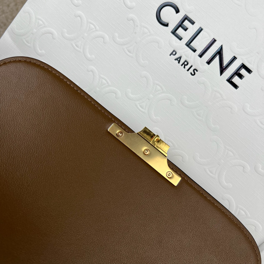 셀린느 틴 트리옹프 백 미디엄 22.516.57.5cm 다크 브라운8.jpg