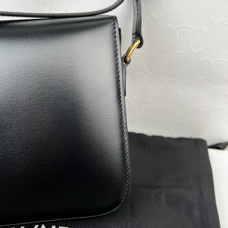 셀린느 틴 트리옹프 백 미디엄 22.516.57.5cm 블랙5.jpg