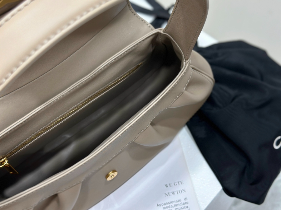 셀린느 폴리 백 33199cm 115633 미디엄 베이지09.jpg