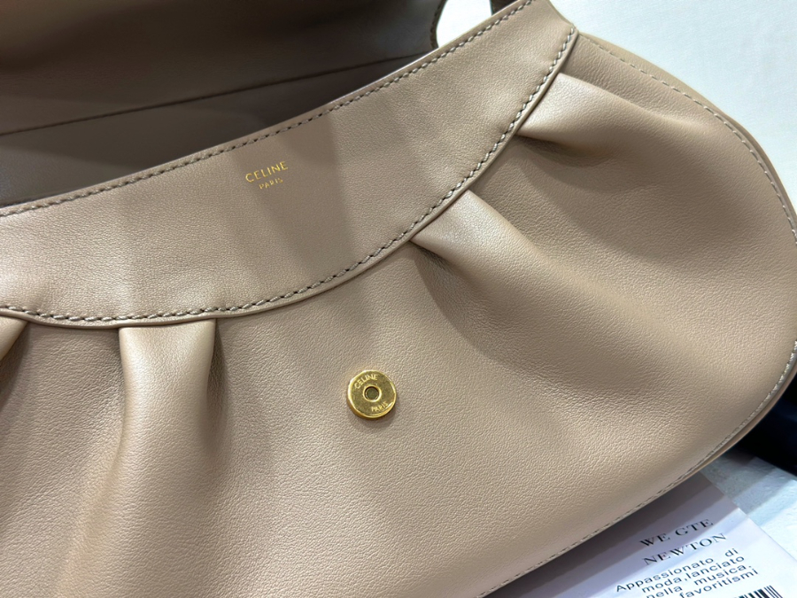 셀린느 폴리 백 33199cm 115633 미디엄 베이지10.jpg
