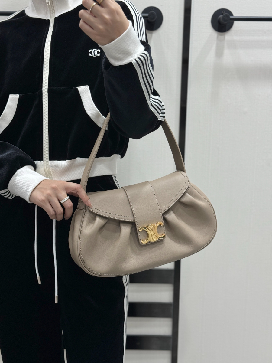 셀린느 폴리 백 33199cm 115633 미디엄 베이지01.jpg