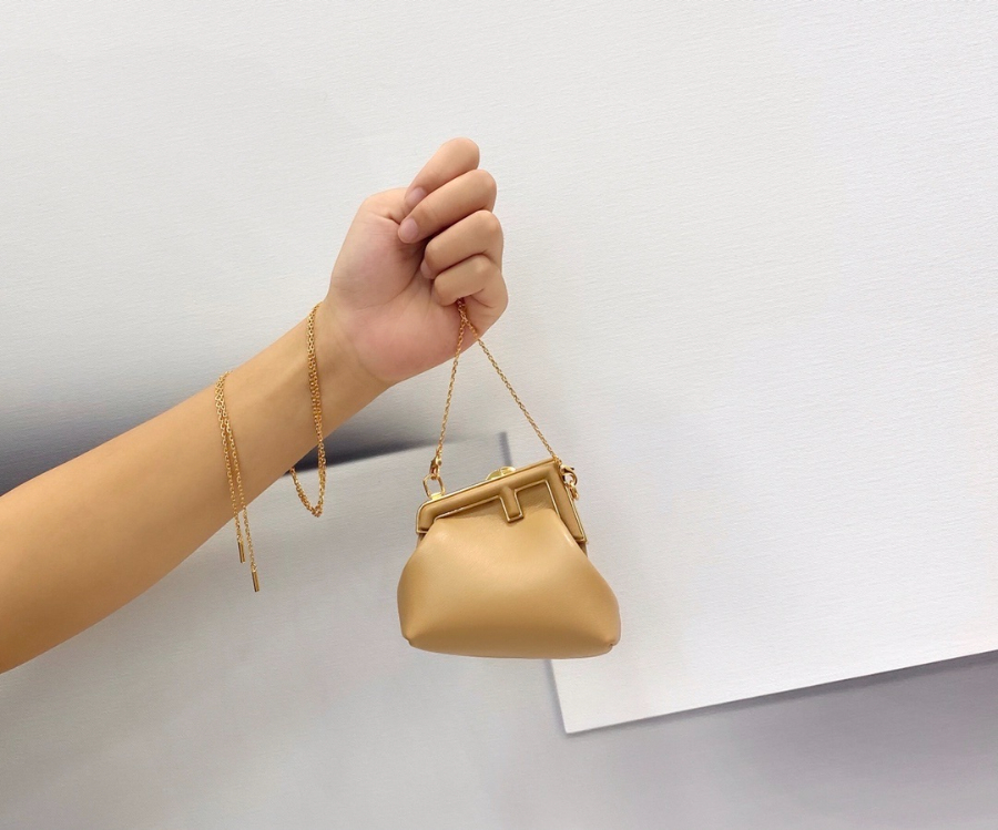 펜디 나노퍼스트백 라이트브라운1.jpg