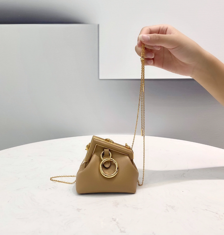 펜디 나노퍼스트백 라이트브라운3.jpg