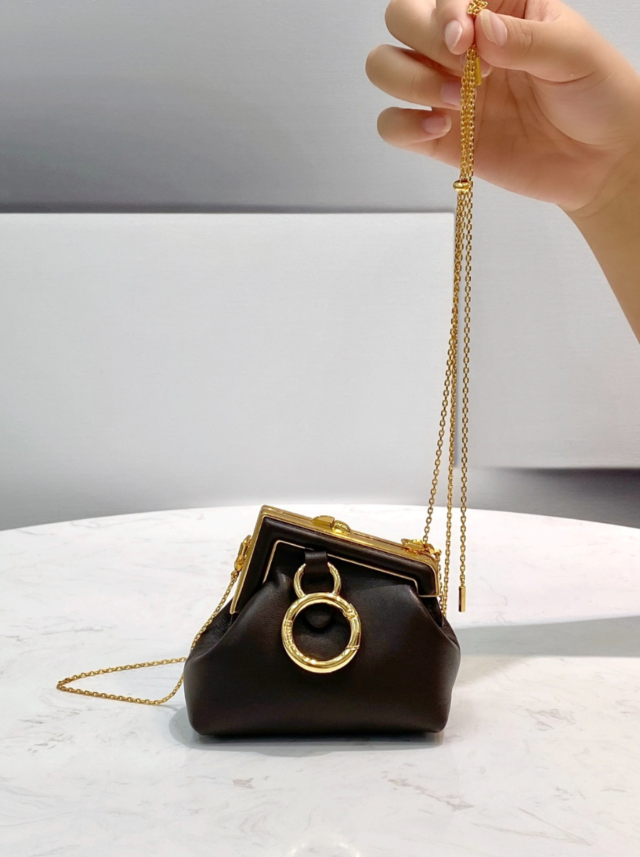 펜디 나노퍼스트백 블랙2.jpg