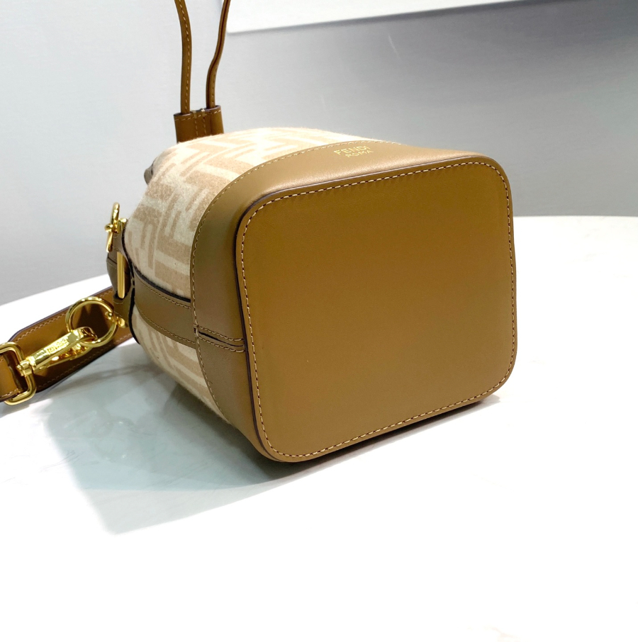 펜디 몬트레조미니버킷백 브라운4.jpg