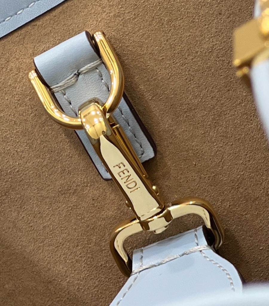 펜디 선샤인쇼퍼백 라이트블루6.jpg