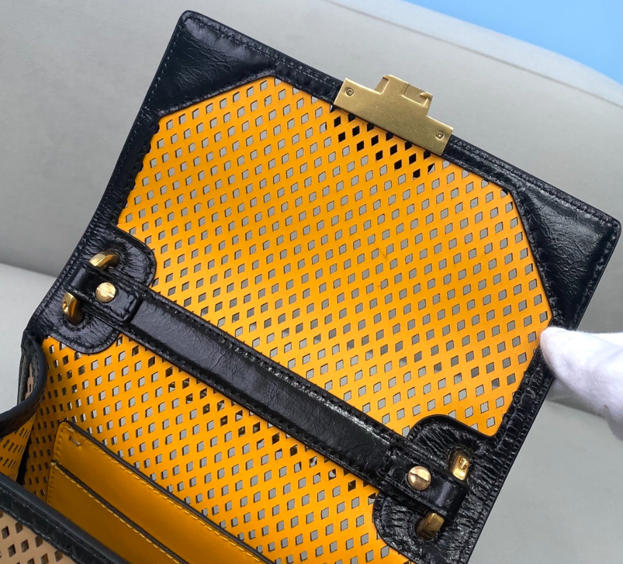 펜디 칸유체인숄더백 다크브라운블랙7.jpg