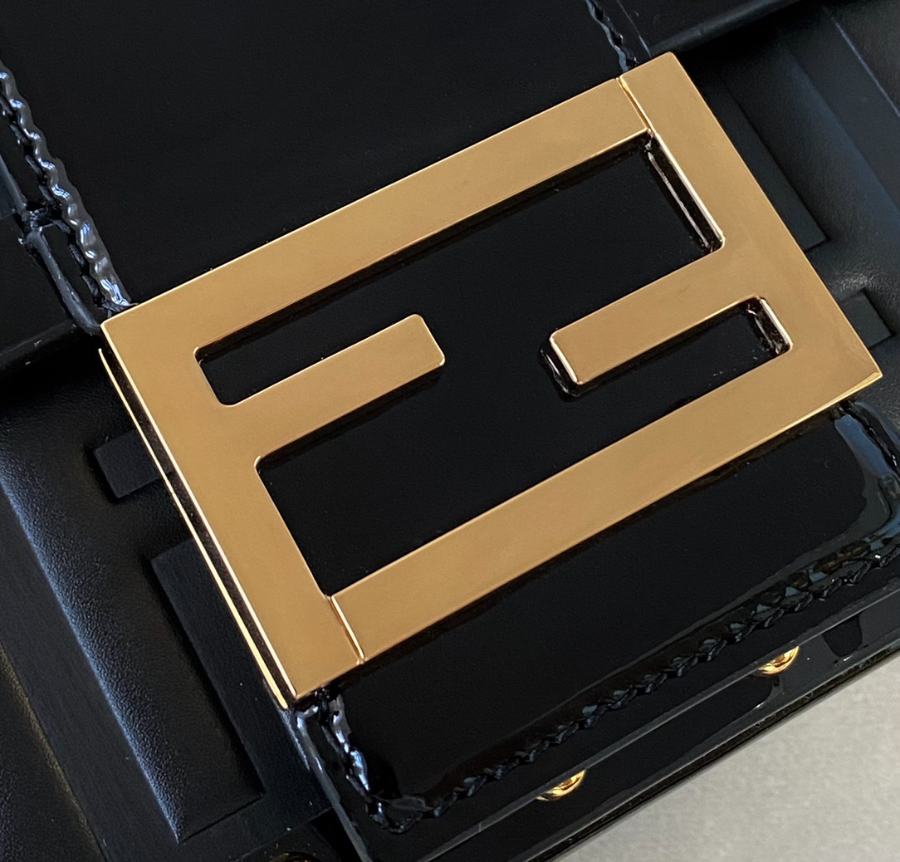 펜디 트렁크바게트백 블랙골드6.jpg