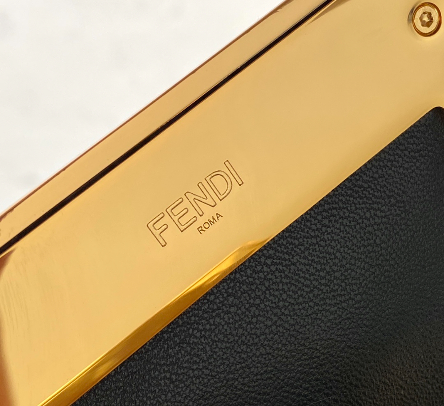 펜디 퍼스트백 미디엄 블랙6.jpg