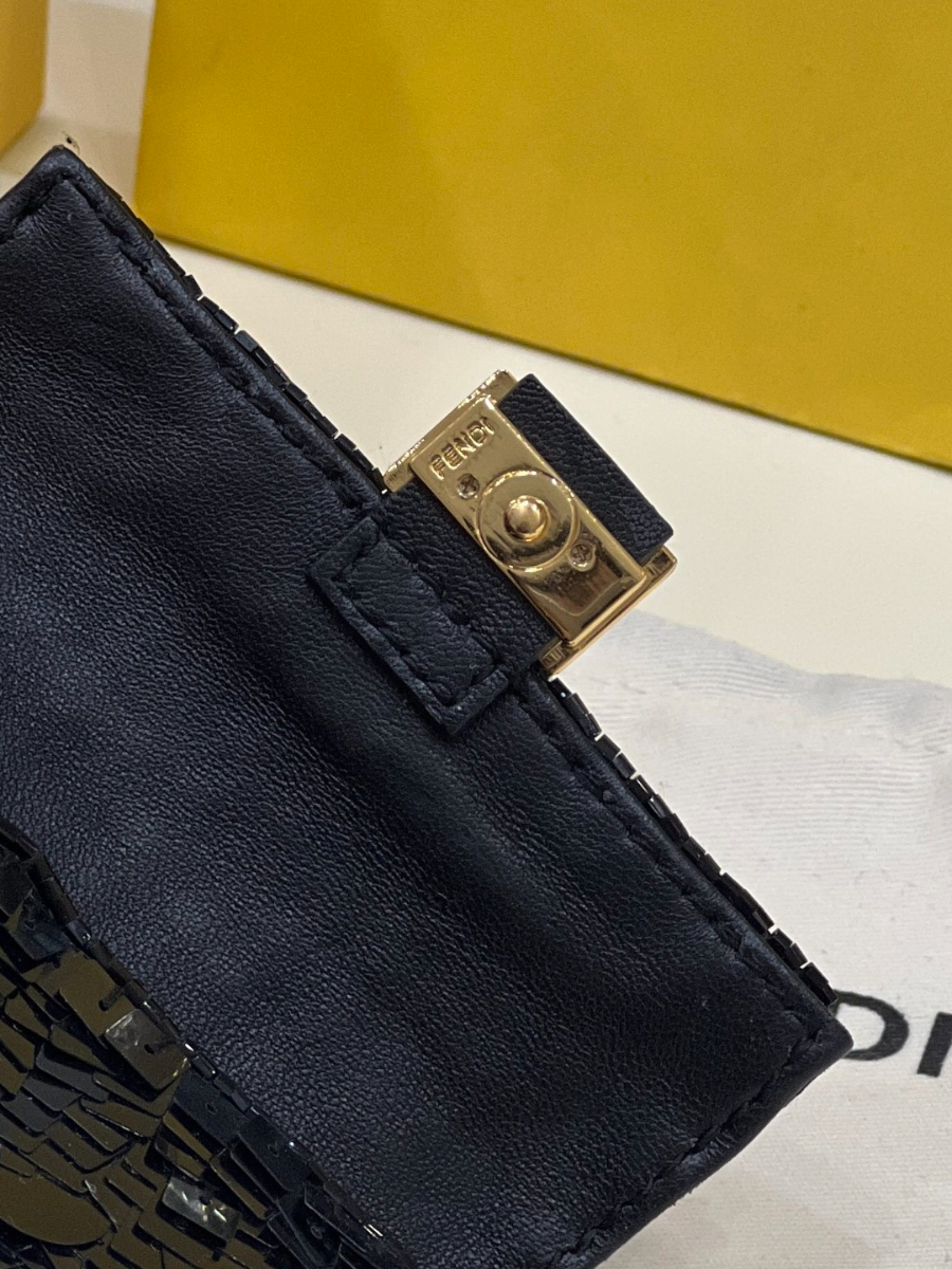 펜디 나노바게트백 블랙5.jpg