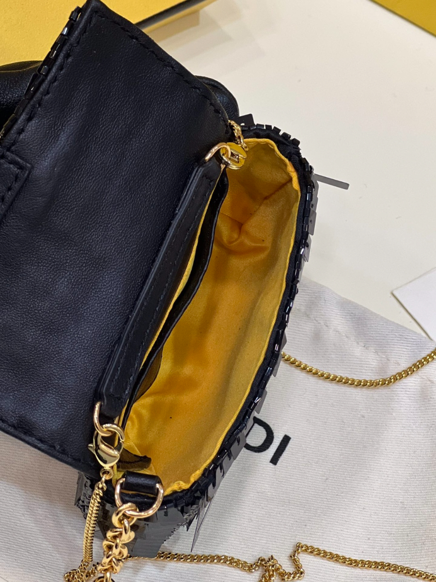 펜디 나노바게트백 블랙8.jpg