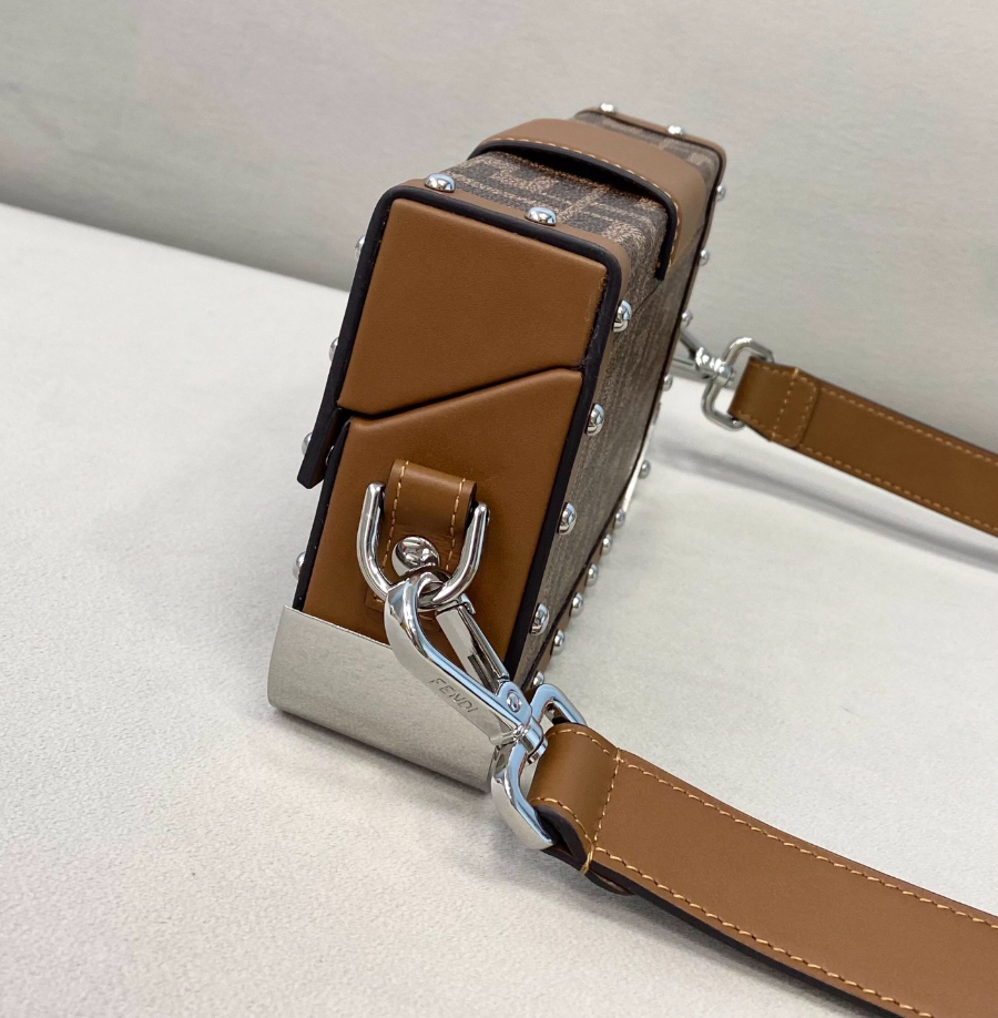 펜디 트렁크바게트백 브라운3.jpg