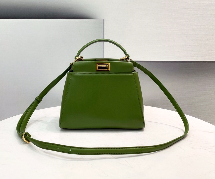 펜디 피카부백 그린1.jpg