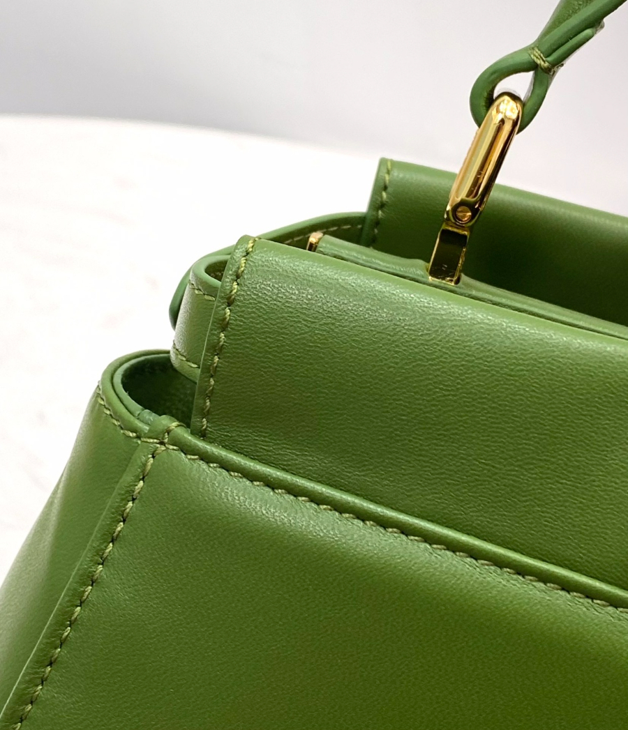 펜디 피카부백 그린5.jpg