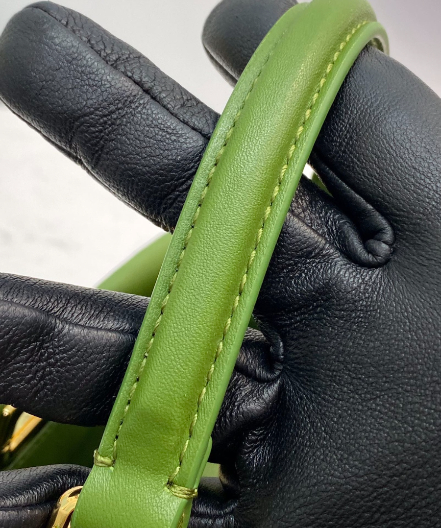 펜디 피카부백 그린4.jpg