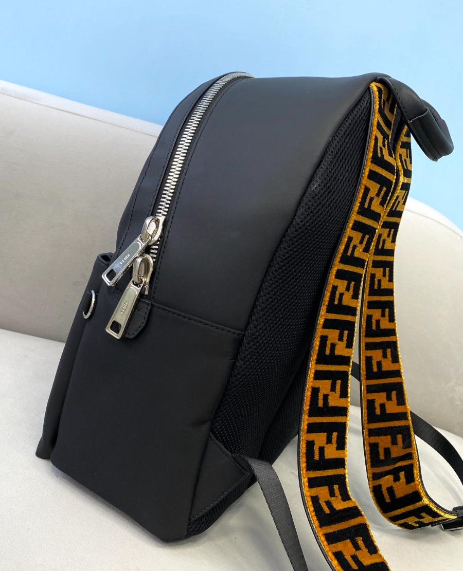 펜디백팩 네이비3.jpg