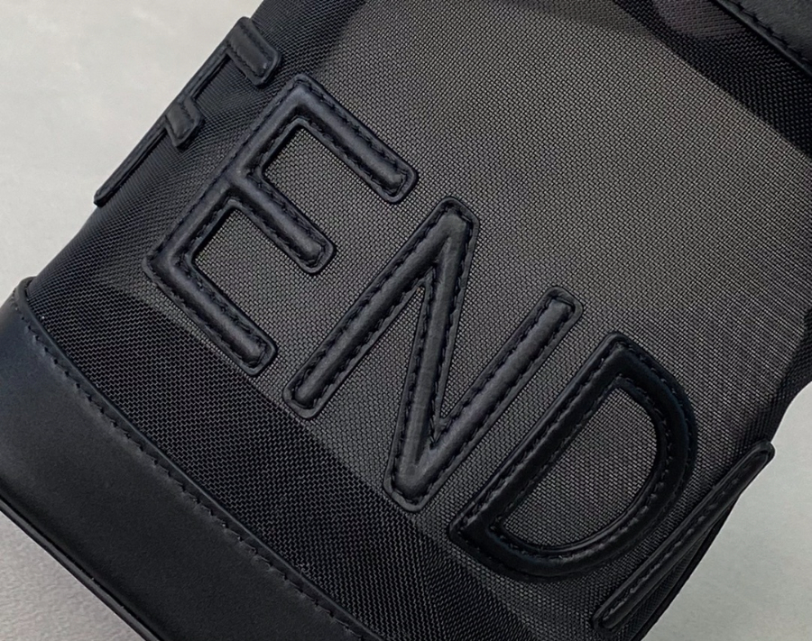 펜디 몬트레조미니버킷백 블랙5.jpg