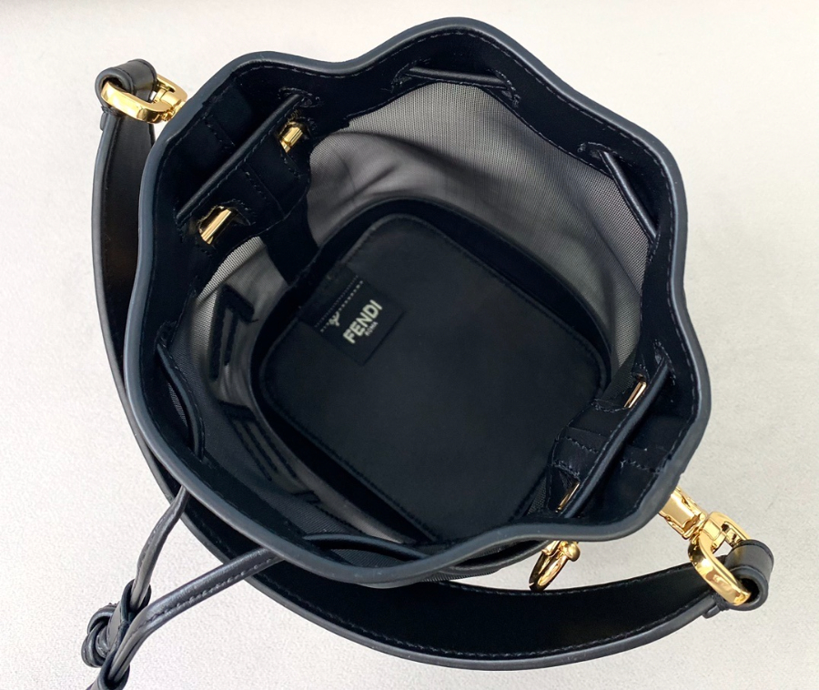 펜디 몬트레조미니버킷백 블랙8.jpg