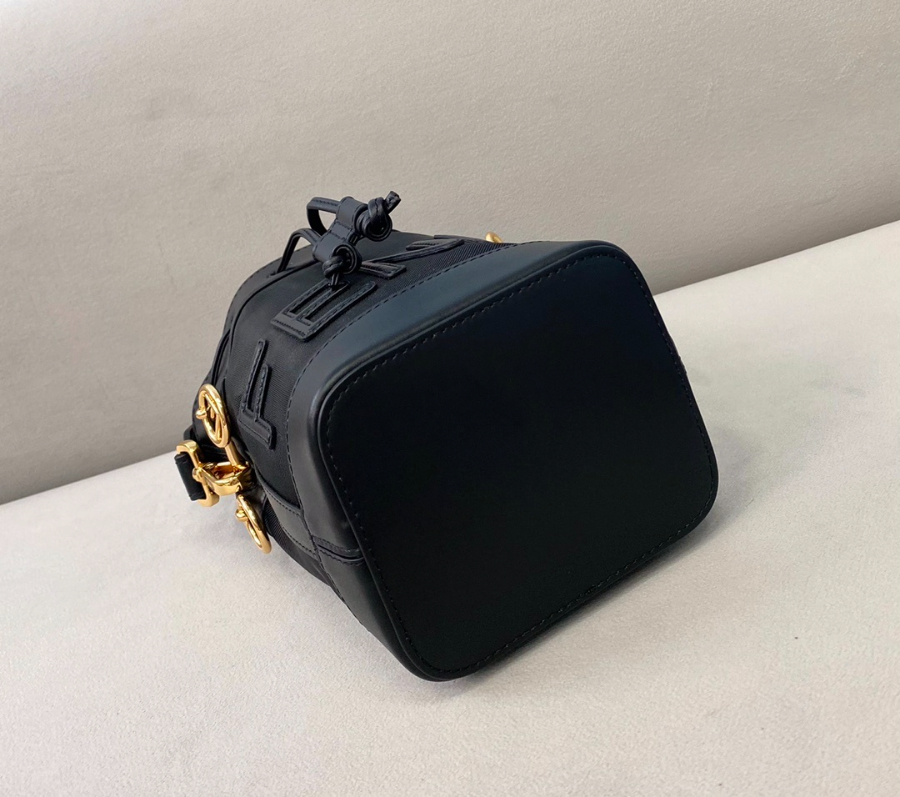 펜디 몬트레조미니버킷백 블랙4.jpg