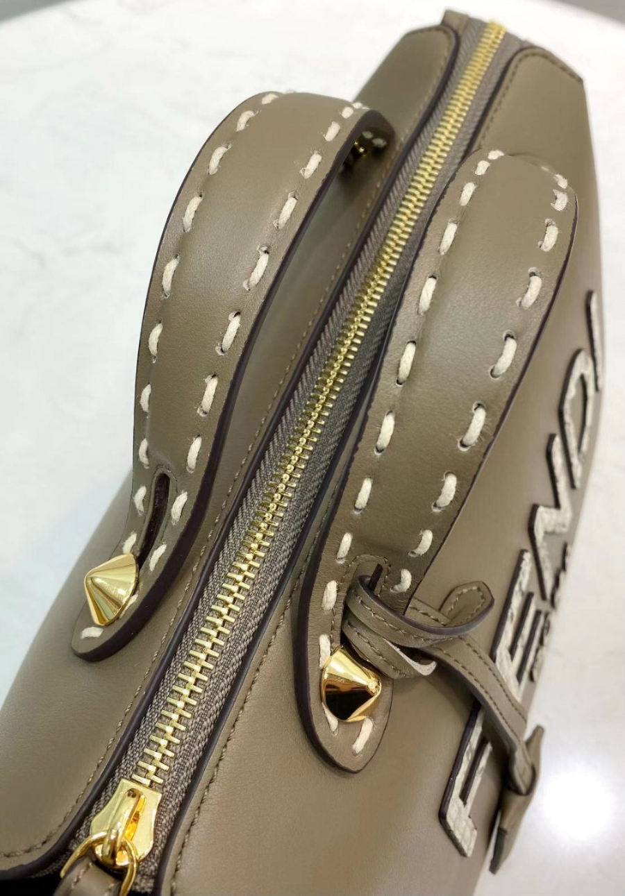 펜디 바이더웨이 카키화이트4.jpg