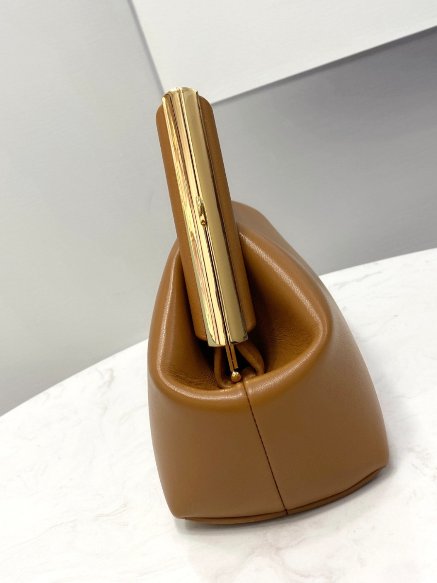 펜디 퍼스트백 라이트브라운3.jpg