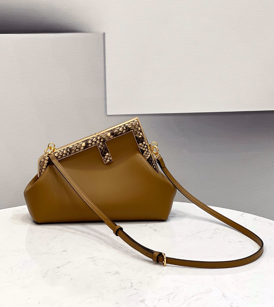 펜디 퍼스트백 브라운1.jpg