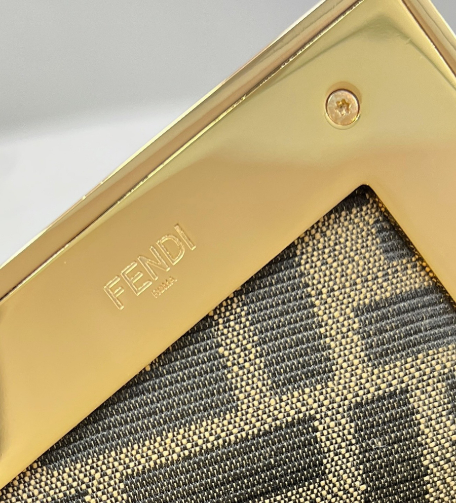 펜디 퍼스트백 화이트골드5.jpg