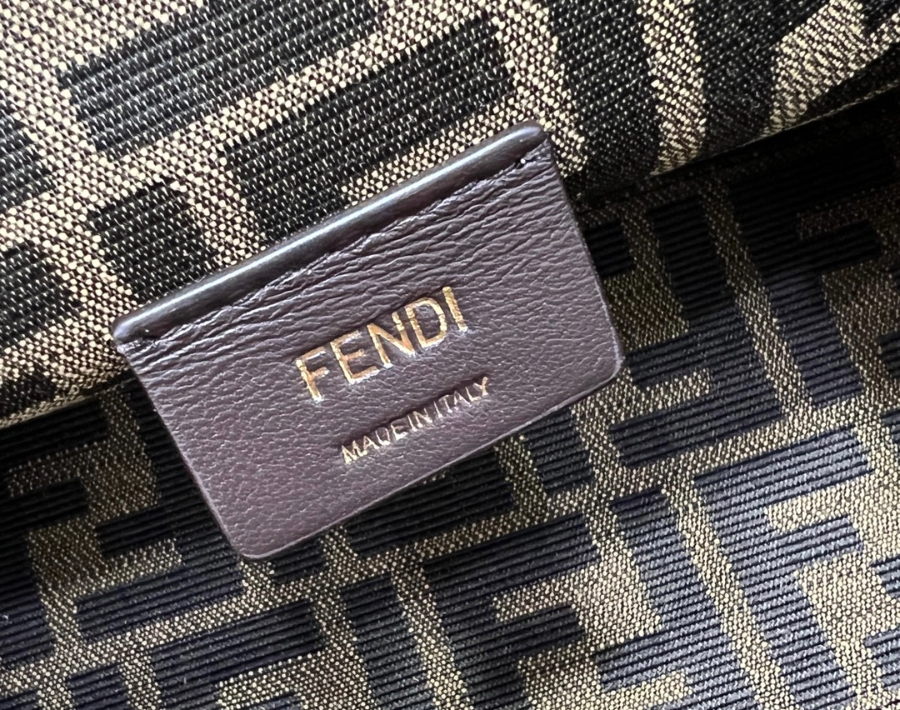 펜디 퍼스트백 화이트골드6.jpg