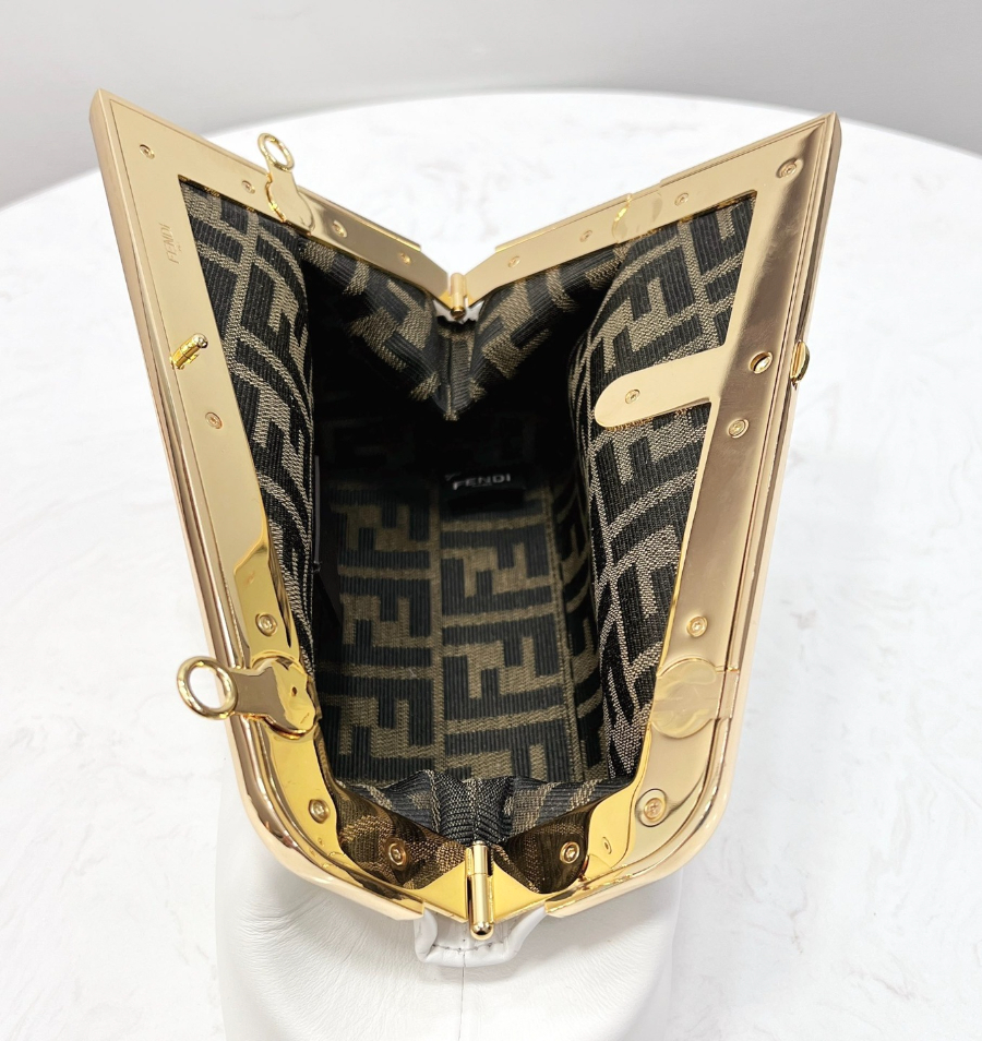 펜디 퍼스트백 화이트골드8.jpg