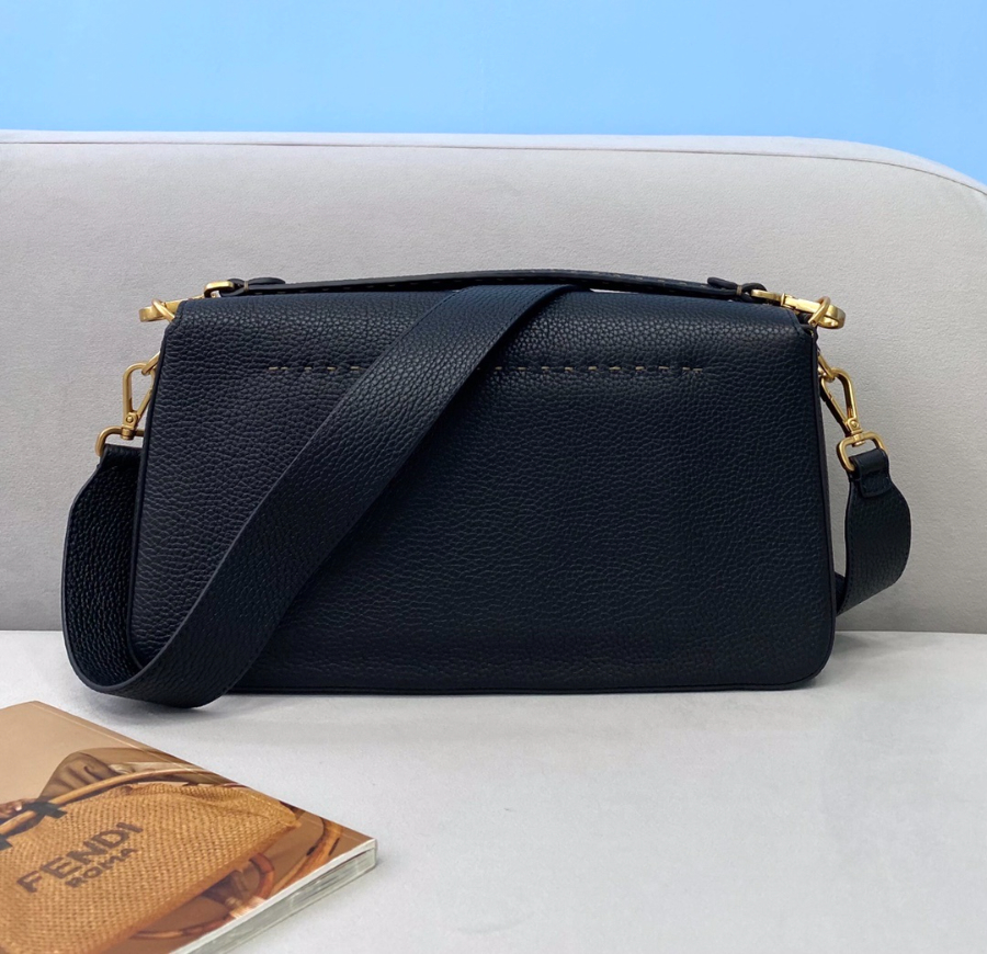 펜디 바게트백 블랙2.jpg