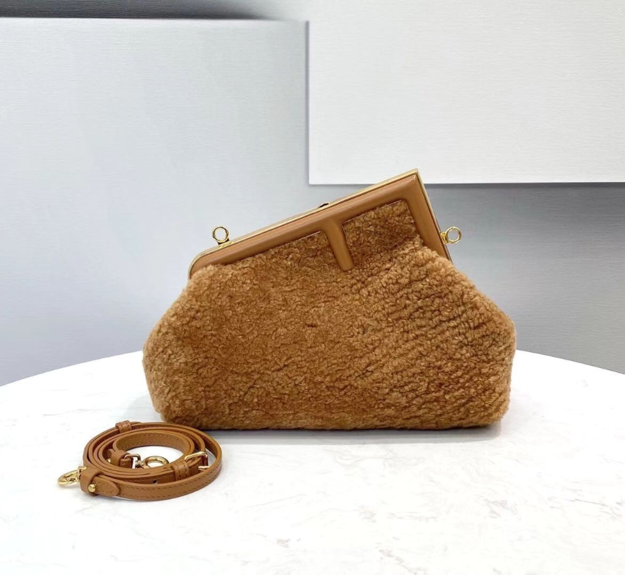 펜디 퍼스트백 스몰 브라운1.jpg