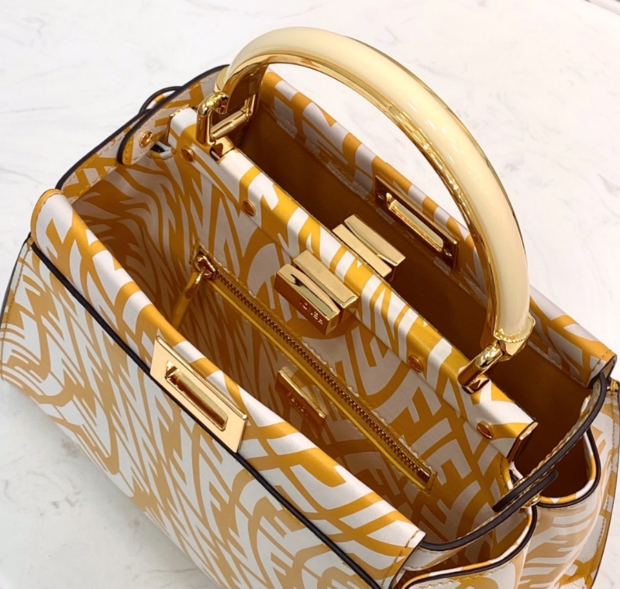 펜디 피카부아이코닉 화이트옐로우7.jpg