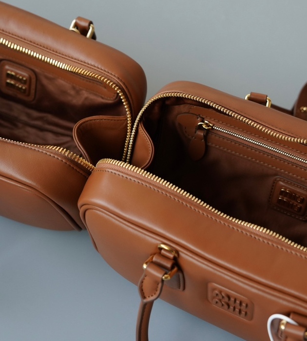 미우미우 아르카디 가죽 백 19105cm 브라운2 (1).jpg