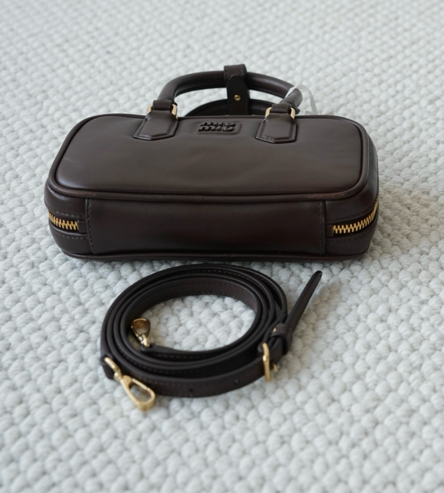 미우미우 아르카디 가죽 백6 (1).jpg