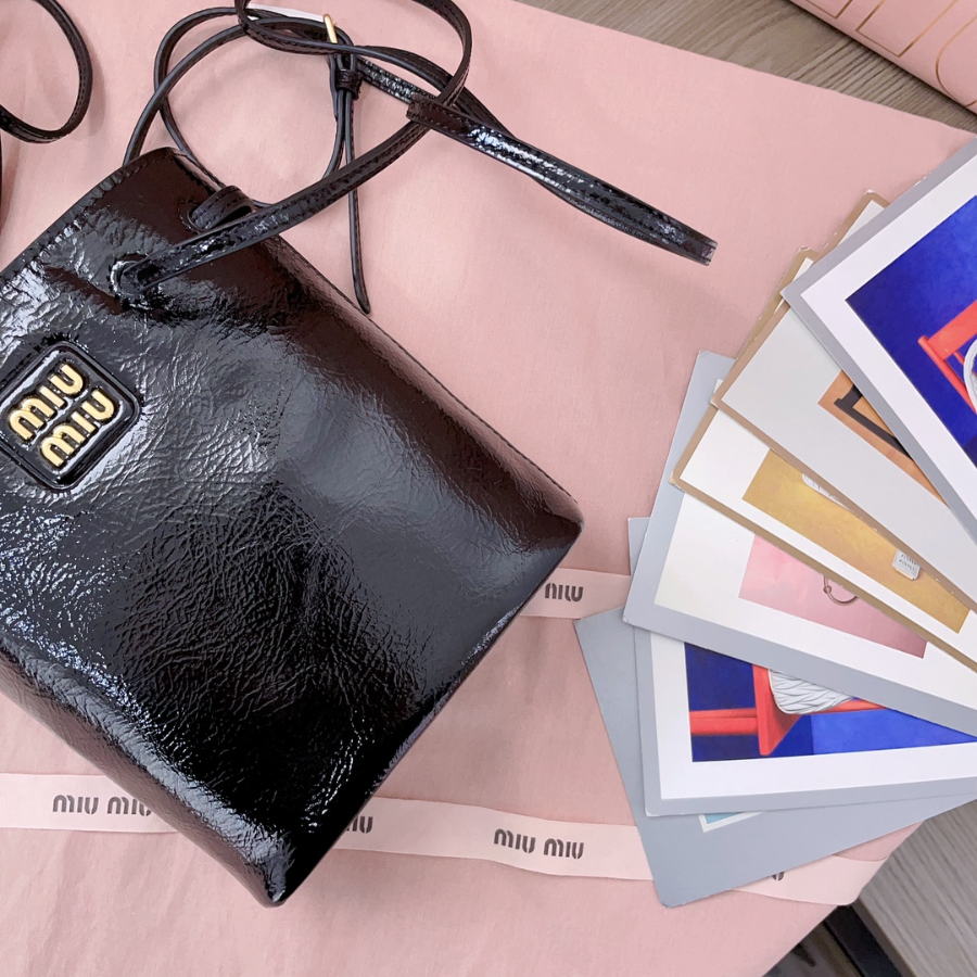 미우미우 나플락 페이턴트 레더 파우치 블랙 5NF460 17146cm7.jpg
