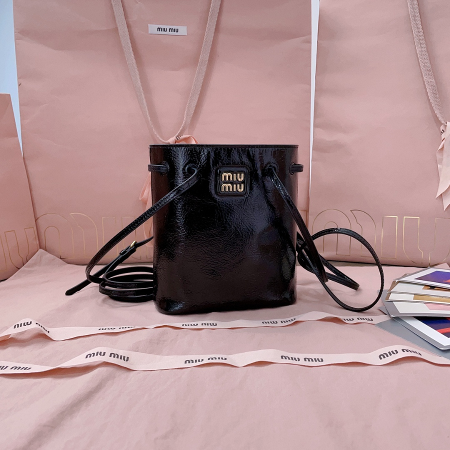 미우미우 나플락 페이턴트 레더 파우치 블랙 5NF460 17146cm1.jpg