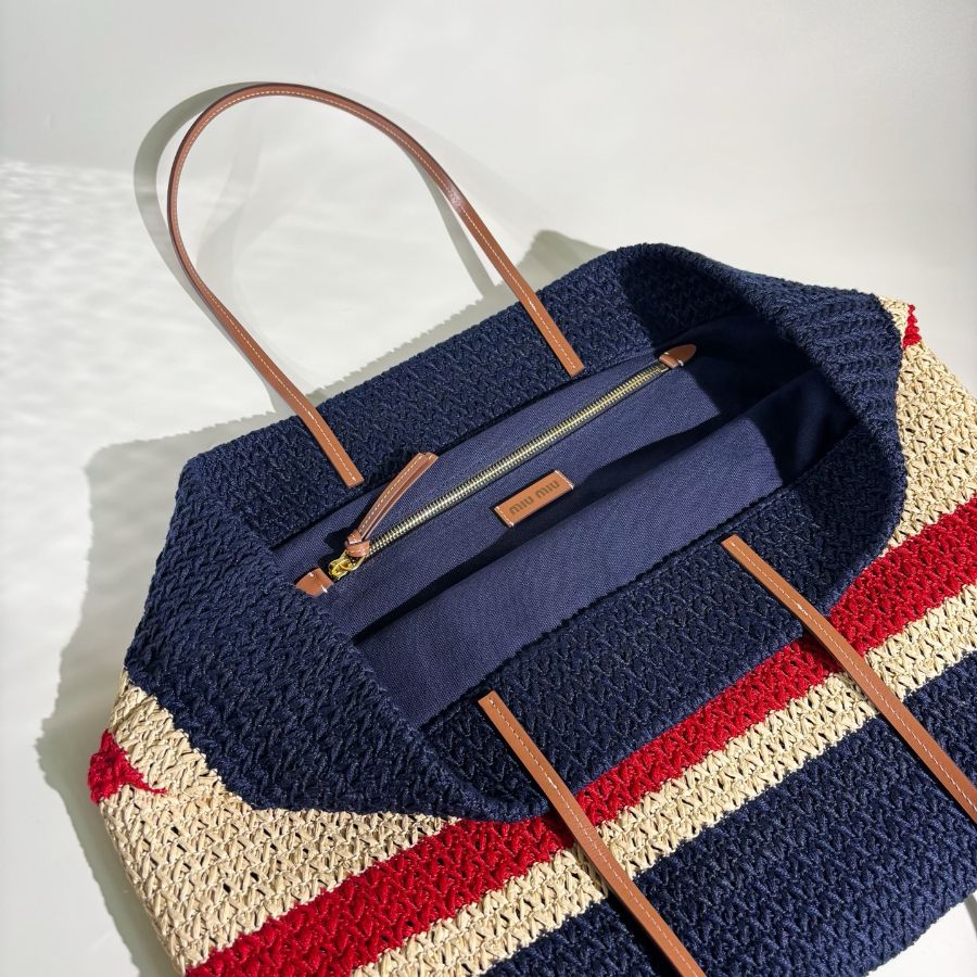 미우미우 라피아 이펙트 우븐 토트백 내츄럴 블루 5BG228 403416cm06.jpg