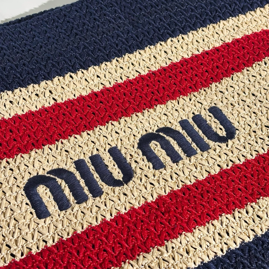 미우미우 라피아 이펙트 우븐 토트백 내츄럴 블루 5BG228 403416cm08.jpg