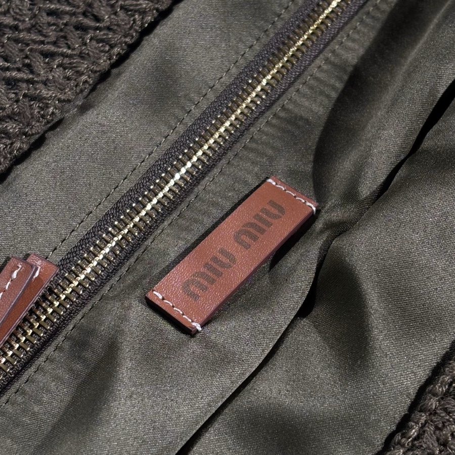 미우미우 라피아 이펙트 우븐 토트백 툰드라 레몬 옐로우 내츄럴 5BG228 403416cm10.jpg