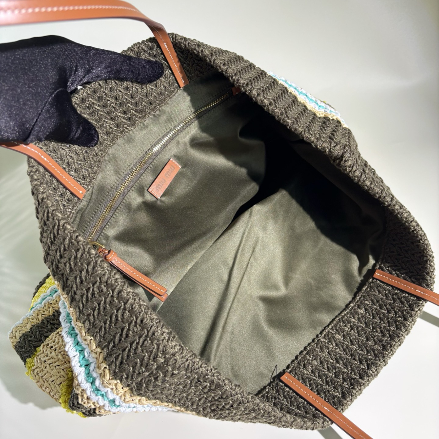 미우미우 라피아 이펙트 우븐 토트백 툰드라 레몬 옐로우 내츄럴 5BG228 403416cm02.jpg