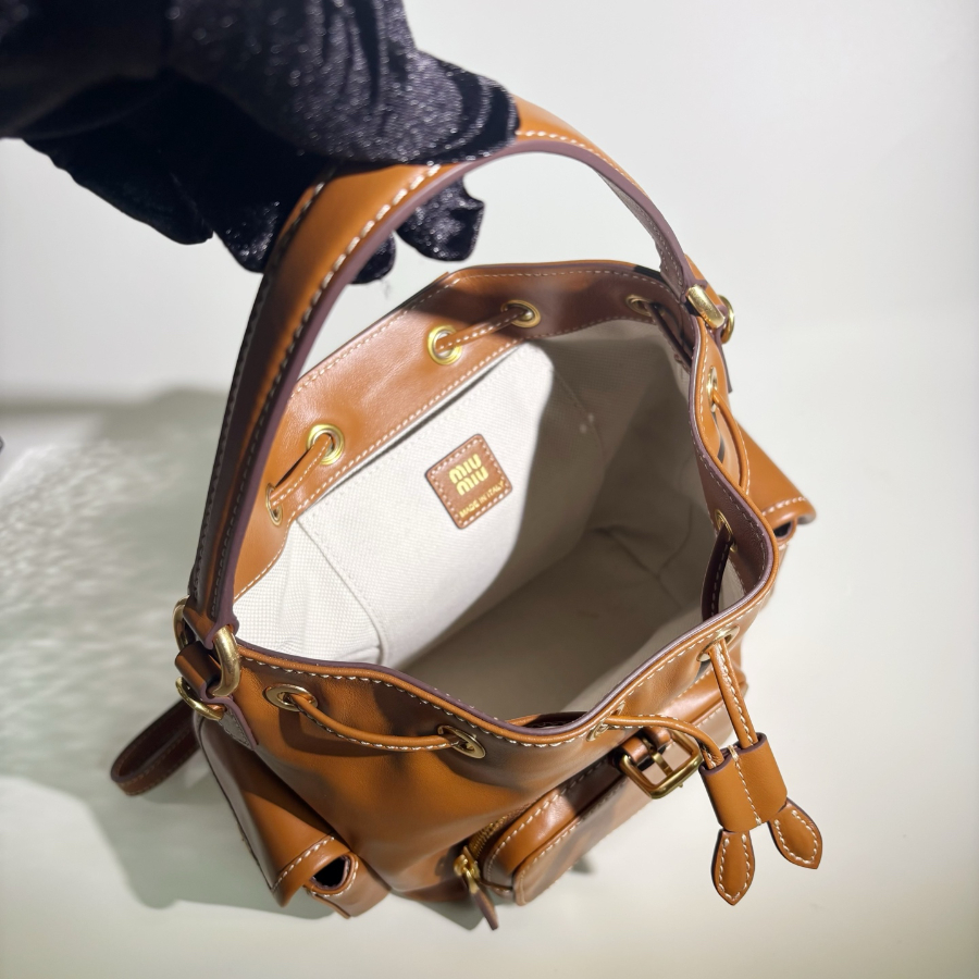 미우미우 레더 백팩 브라운 5BZ043 221811.5cm3.jpg