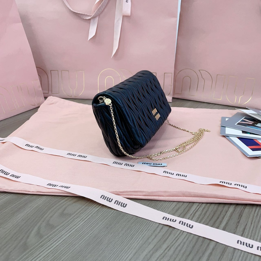 미우미우 마테라쎄 나파 레더 미니백 5BP086 189.54cm 블랙3.jpg